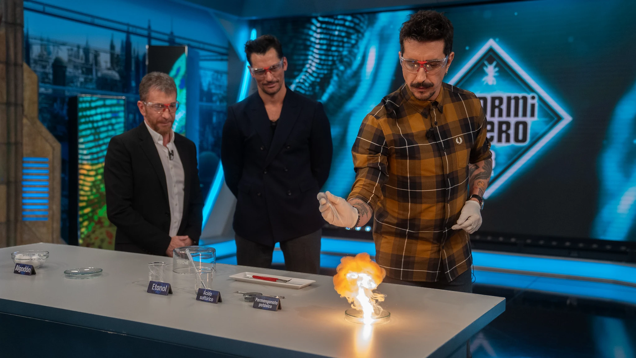 &iquest;Puede llegar a ser peligroso el algod&oacute;n? &iexcl;Marron lo pone a prueba en un explosivo experimento!