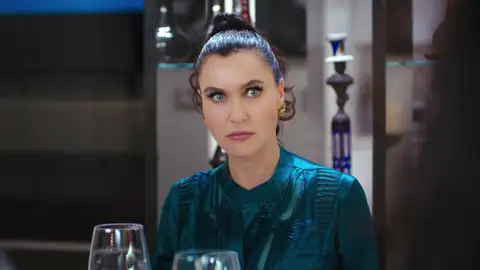 La novia de Yiğit desestabiliza la casa de Ender y Kaya, ¿tendrá futuro esa relación? La novia de Yiğit desestabiliza la casa de Ender y Kaya, ¿tendrá futuro esa relación?