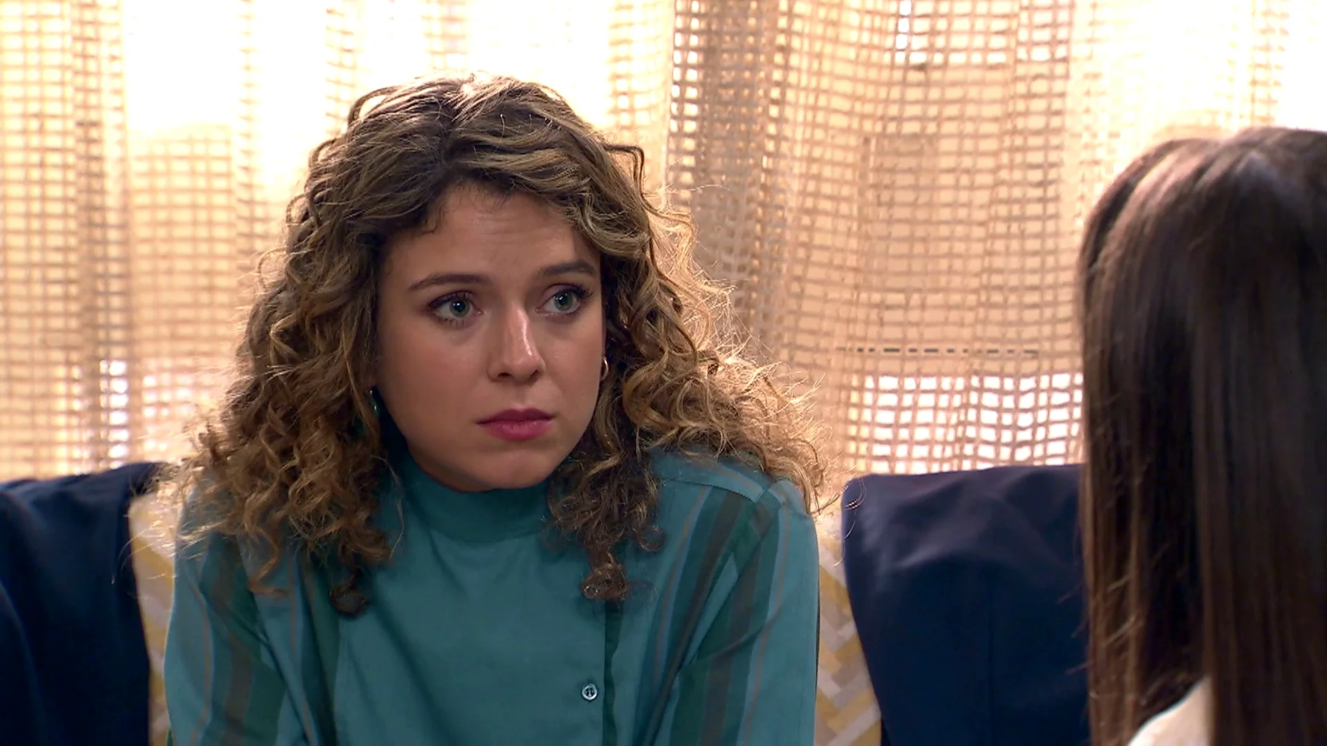 Manolita le pide un favor a Claudia: ¿podrá la amistad detener la marcha de Lola? Manolita le pide un favor a Claudia: ¿podrá la amistad detener la marcha de Lola?