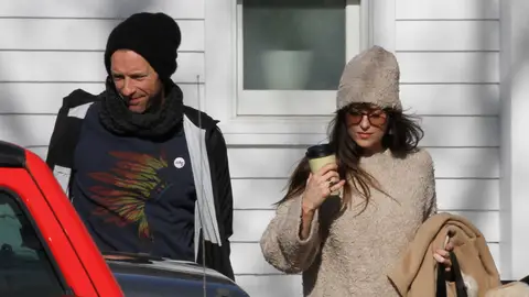 Chris Martin y Dakota Johnson