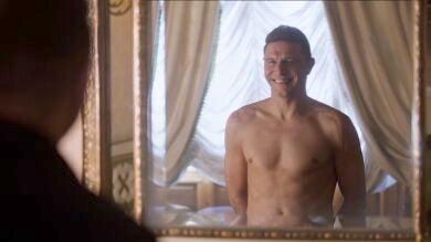 Joaquín se enfrenta al espejo mágico: “¿Quién es el presentador más guapo de la tele?” 