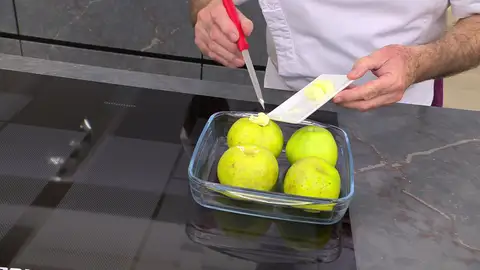 Introduce en él un trozo de mantequilla Introduce en él un trozo de mantequilla