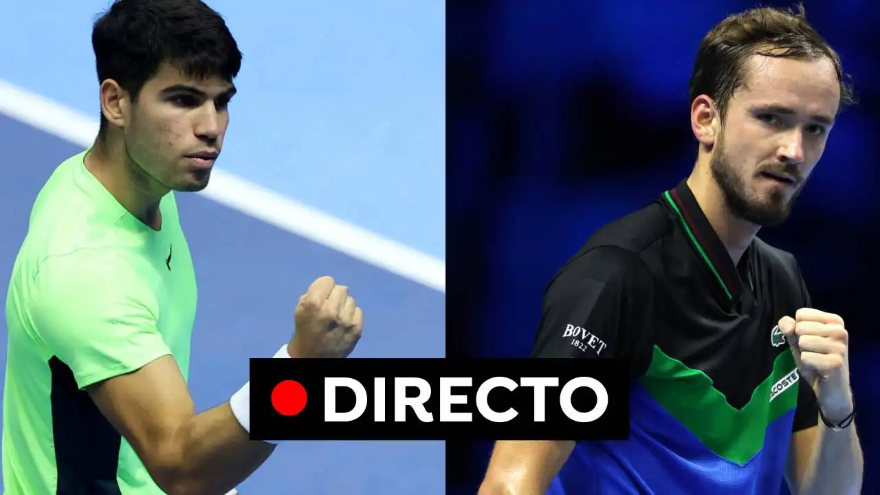 Carlos Alcaraz y Daniil Medvedev en las ATP Finals 2023