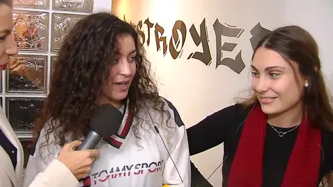 La aventura de dos amigas que durmieron en el gimnasio tras quedarse encerradas: "Nos lo tomamos con humor" La aventura de dos amigas que durmieron en el gimnasio tras quedarse encerradas: "Nos lo tomamos con humor"