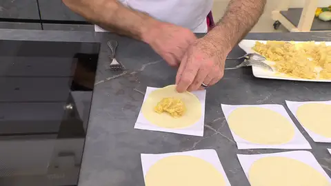 Rellena las empanadillas Rellena las empanadillas