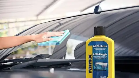 Líquido antilluvia para el parabrisas del coche Líquido antilluvia para el parabrisas del coche
