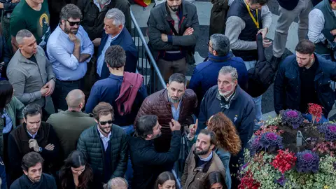 El líder de Vox, Santiago Abascal (c), durante una manifestación contra la amnistía, en Cibeles, a 18 de noviembre de 2023, en Madrid (España). El líder de Vox, Santiago Abascal (c), durante una manifestación contra la amnistía, en Cibeles, a 18 de noviembre de 2023, en Madrid (España).