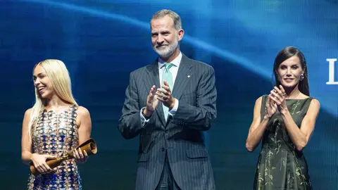 Bad Gyal junto a los reyes Felipe y Letizia Bad Gyal junto a los reyes Felipe y Letizia