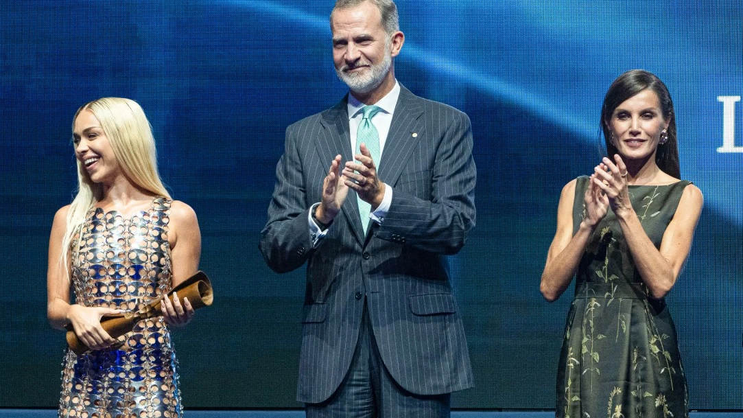 Bad Gyal junto a los reyes Felipe y Letizia Bad Gyal junto a los reyes Felipe y Letizia