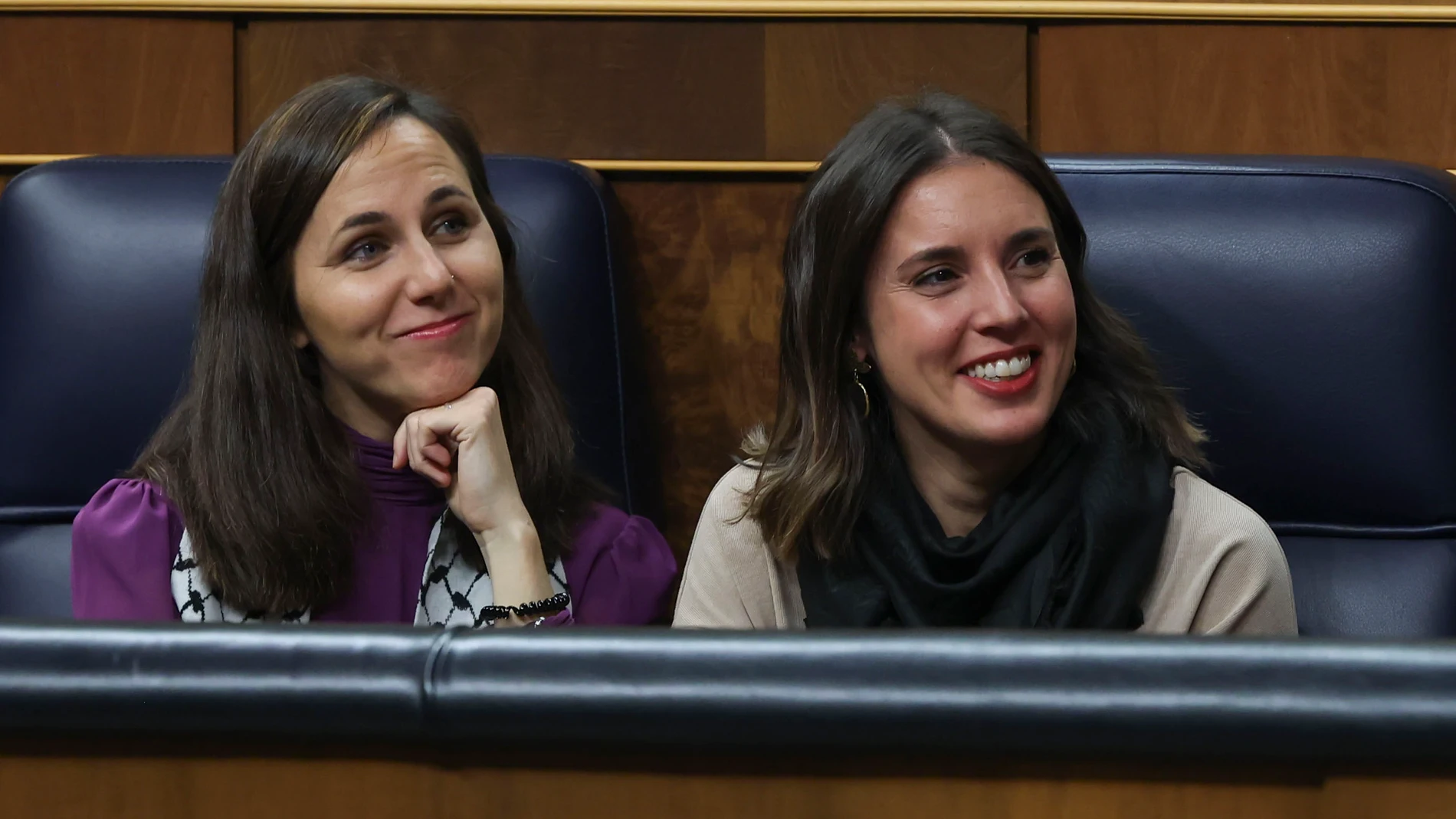 La líder de Podemos, Ione Belarra, junto a Irene Montero