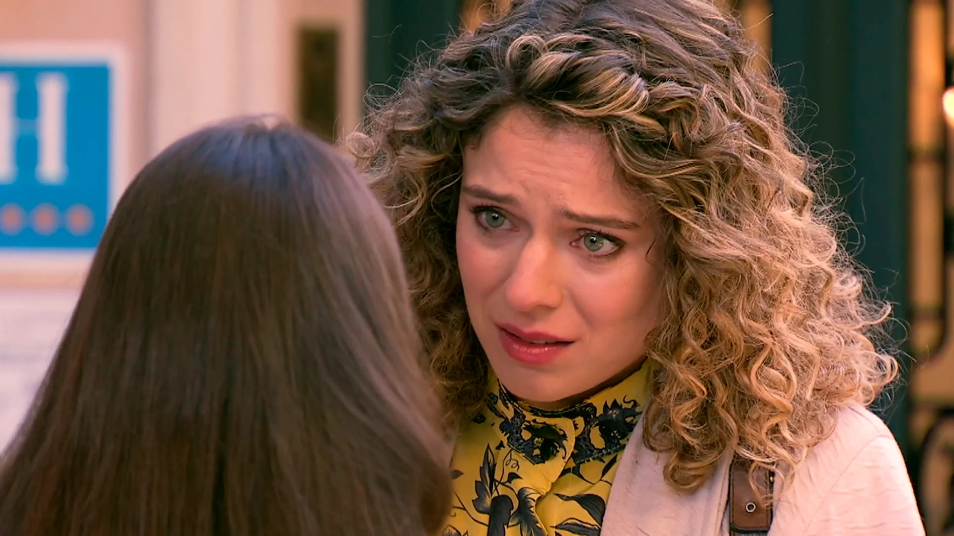 ¿Qué le ocurre a Malena?: su visita a Lola acaba en un desmayo alarmante 
