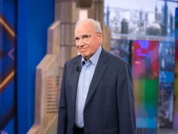 Alfonso Guerra revela cuál sería su postura en el PSOE actual: "Me hubiera ido a mi casa" Alfonso Guerra revela cuál sería su postura en el PSOE actual: "Me hubiera ido a mi casa"
