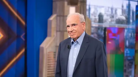 Alfonso Guerra revela cuál sería su postura en el PSOE actual: "Me hubiera ido a mi casa" Alfonso Guerra revela cuál sería su postura en el PSOE actual: "Me hubiera ido a mi casa"