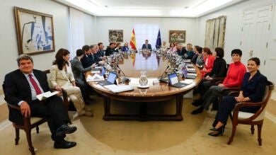 Rueda de prensa tras el primer Consejo de Ministros del nuevo Gobierno de Pedro Sánchez, streaming en directo