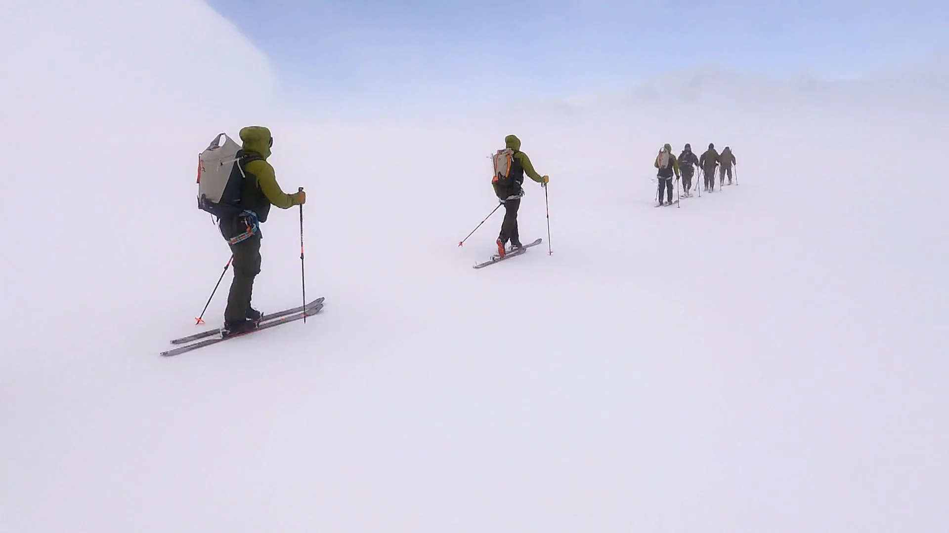 El Grupo Militar de Alta Montaña, a la espera del buen tiempo para ascender al Lautaro El Grupo Militar de Alta Montaña, a la espera del buen tiempo para ascender al Lautaro