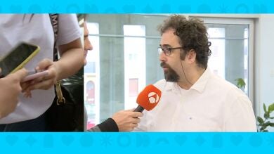 El director de uno de lo colegios con menores en un chat pornográfico: 