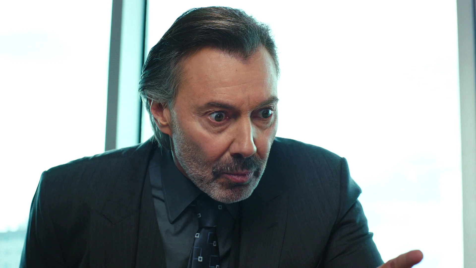 Nadir enloquece y amenaza a Ender: &ldquo;Convencer&aacute;s a Yildiz para que se case conmigo o las cosas se pondr&aacute;n muy feas&rdquo;