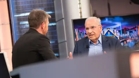 Alfonso Guerra, contundente sobre la alianza de Pedro Sánchez con Bildu: "Son mis enemigos" Alfonso Guerra, contundente sobre la alianza de Pedro Sánchez con Bildu: "Son mis enemigos"