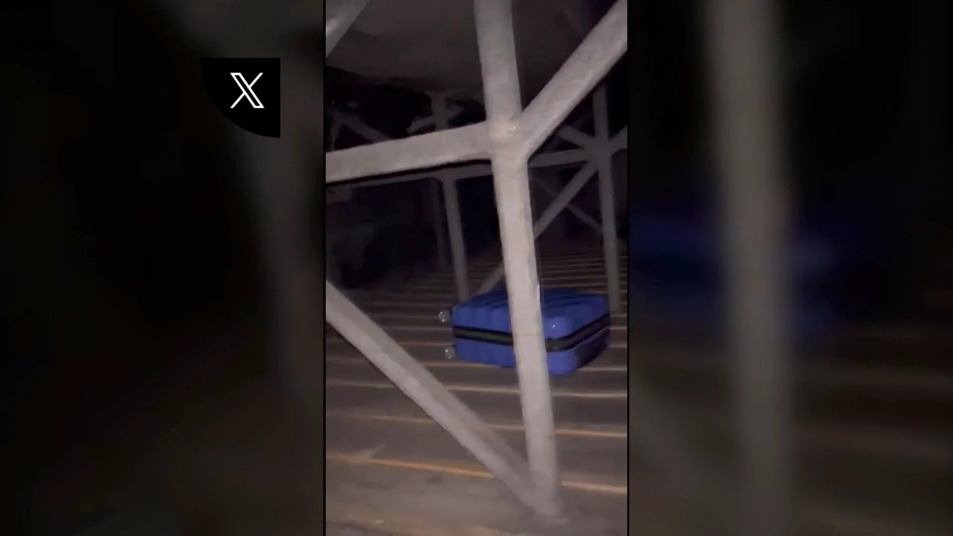 Se quedó encerrado en el maletero de un autobús: "Una vez dentro la puerta se cerró y el vehículo arrancó" Se quedó encerrado en el maletero de un autobús: "Una vez dentro la puerta se cerró y el vehículo arrancó"
