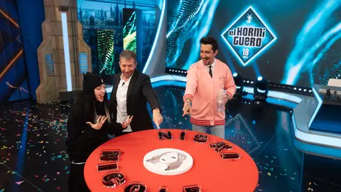 El "regalo científico" de Marron que ha dejado boquiabierta a Nicki Nicole: "¡No puede ser!" El "regalo científico" de Marron que ha dejado boquiabierta a Nicki Nicole: "¡No puede ser!"