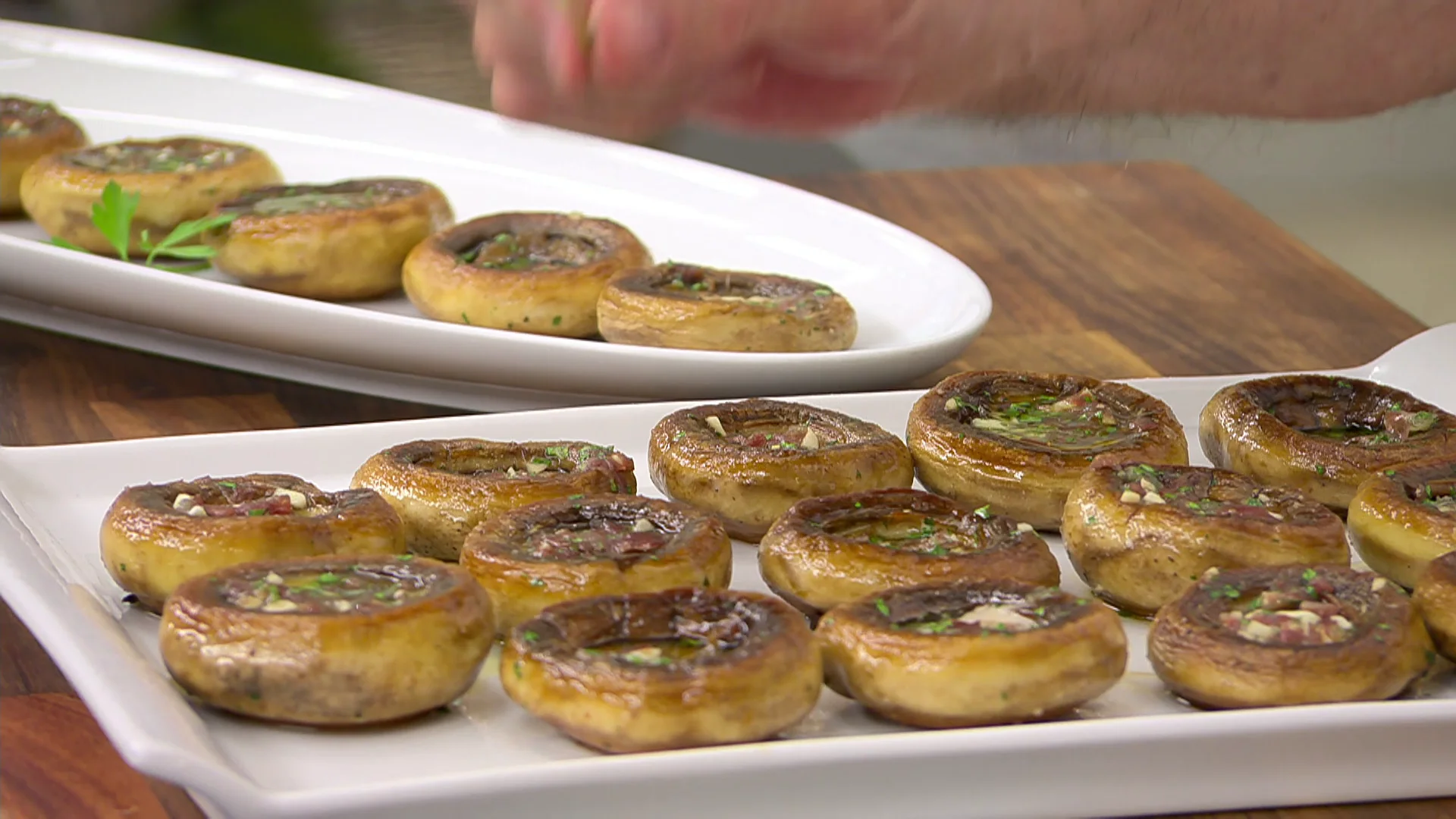 ¡Barata, fácil y rica! Así es la receta de Arguiñano de champiñones a la plancha en solo 10 minutos ¡Barata, fácil y rica! Así es la receta de Arguiñano de champiñones a la plancha en solo 10 minutos