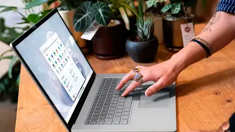 Un portátil Surface Laptop 5 Un portátil Surface Laptop 5