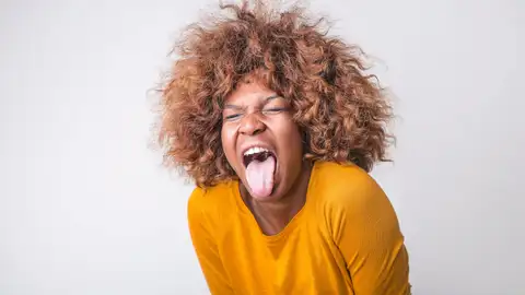 Mujer a la que le da asco alguna cosa Mujer a la que le da asco alguna cosa