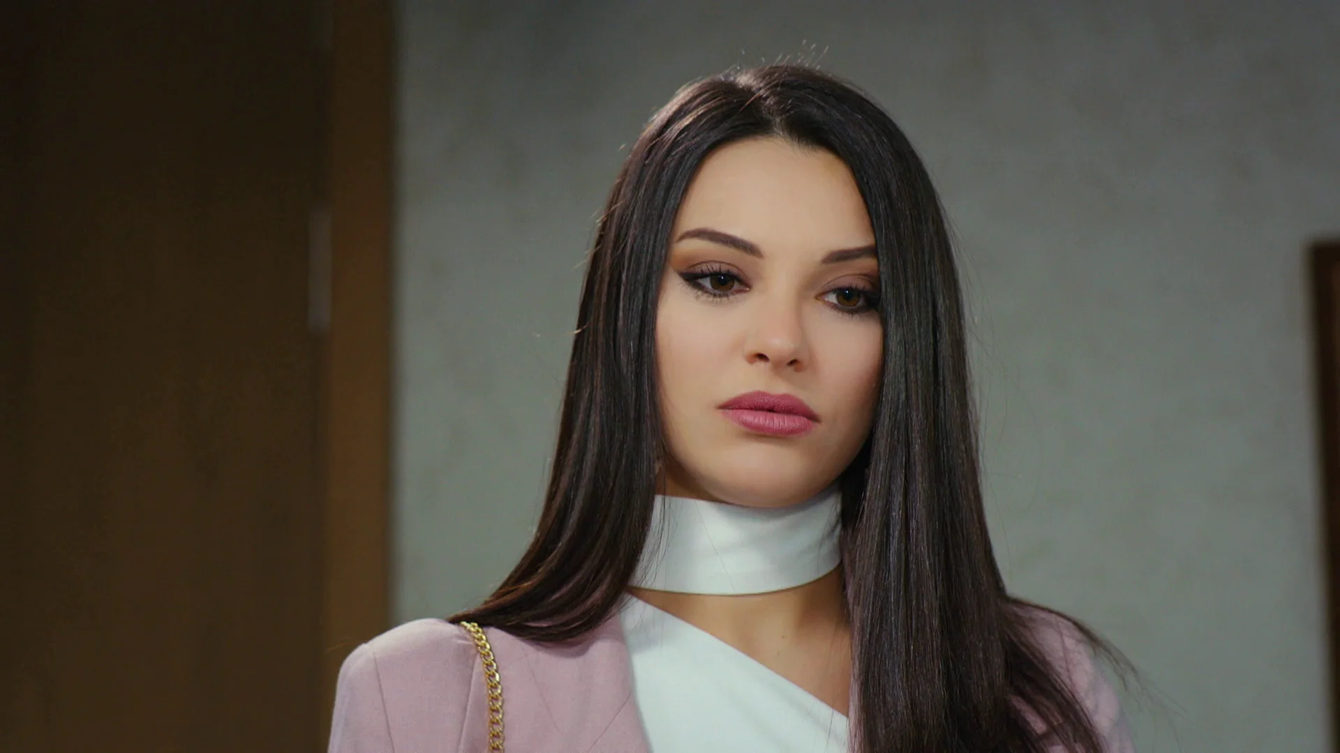 Leyla humilla a Halit antes de desaparecer de su vida para siempre: “Jamás te he deseado” Leyla humilla a Halit antes de desaparecer de su vida para siempre: “Jamás te he deseado”