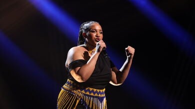 Phindile hace rugir el escenario de La Voz con This is me: 