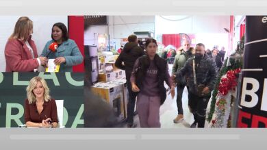 Locura por los muebles a un euro de una tienda de Granada para celebrar el Black Friday
