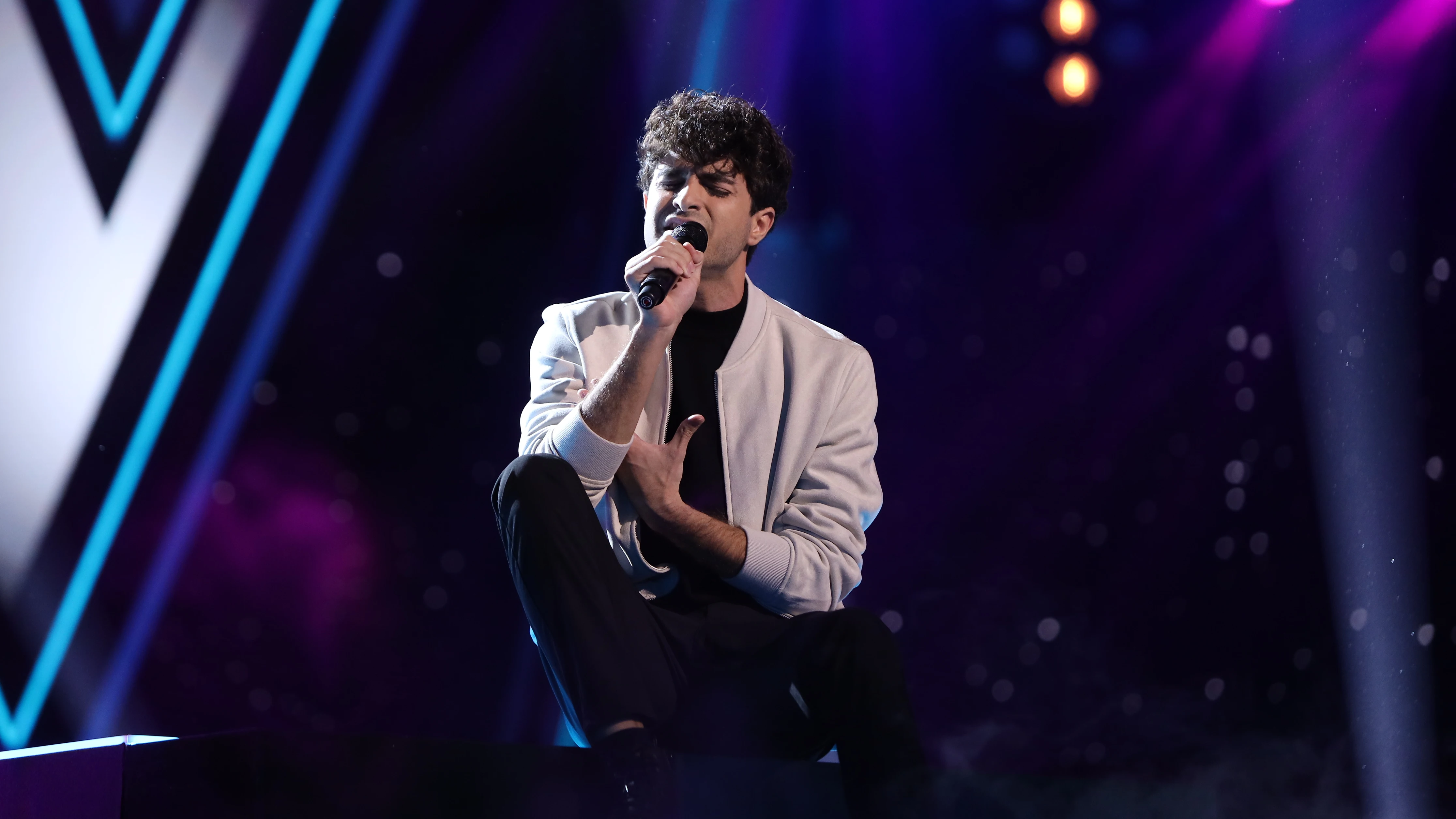 Pablo enamora con su versi&oacute;n tan especial de Clima tropical en La Voz 