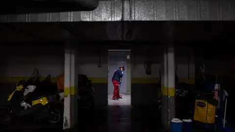 Una persona limpia en el inmueble en el que detuvieron al presunto asesino Una persona limpia en el inmueble en el que detuvieron al presunto asesino