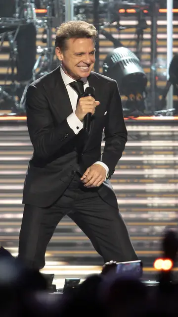 Luis Miguel durante su concierto en México Luis Miguel durante su concierto en México