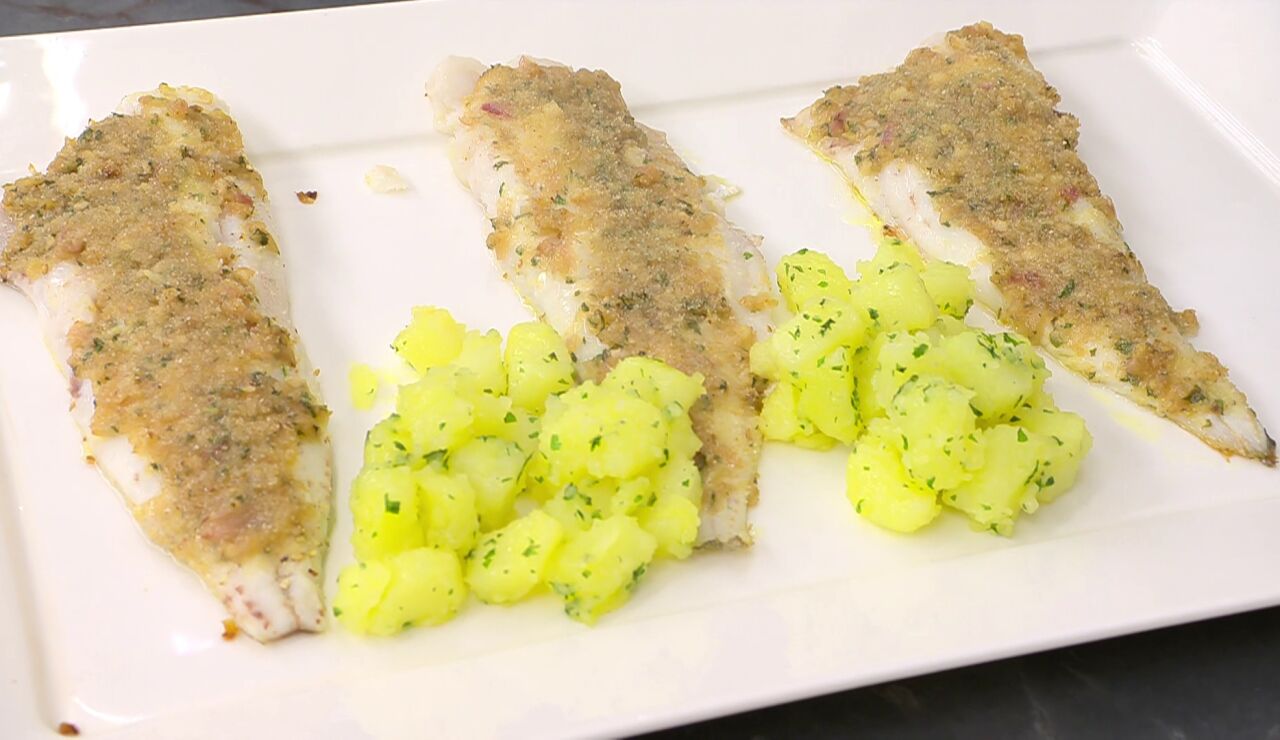 Una receta de restaurante de lujo en casa: pescadilla a la bordelesa de Argui&ntilde;ano