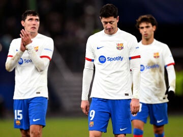 Lewandowski, Christensen y Joao Félix tras perder ante el Shakhtar (1-0)