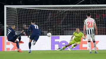 Kylian Mbappé convierte el penalti en el 1-1 entre PSG y Newcastle