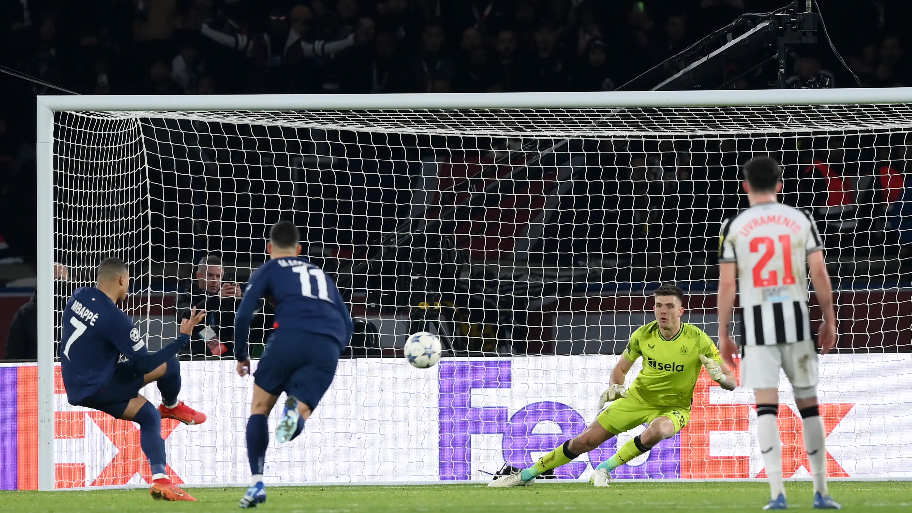 Kylian Mbappé convierte el penalti en el 1-1 entre PSG y Newcastle Kylian Mbappé convierte el penalti en el 1-1 entre PSG y Newcastle