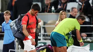 Novak Djokovic y Rafa Nadal en su último enfrentamiento en Roland Garros