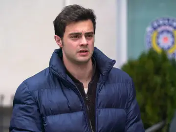 En el último capítulo de Hermanos: Ömer lucha por hacer justicia y Şevval y Akif se quedan más solos que nunca En el último capítulo de Hermanos: Ömer lucha por hacer justicia y Şevval y Akif se quedan más solos que nunca