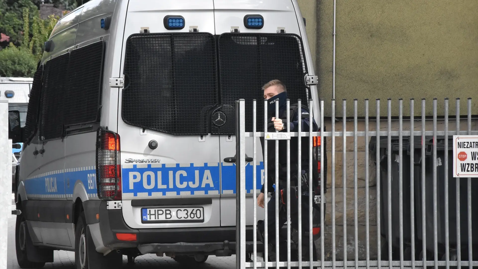 Agentes de Policía en el lugar de los hechos Agentes de Policía en el lugar de los hechos