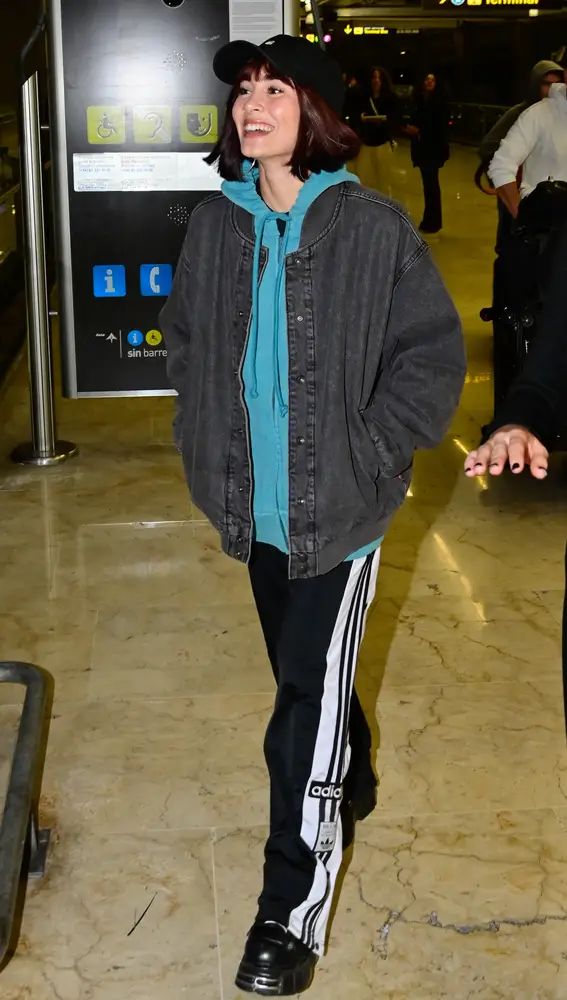 Aitana en el aeropuerto de Madrid después de su ruptura con Sebastián Yatra