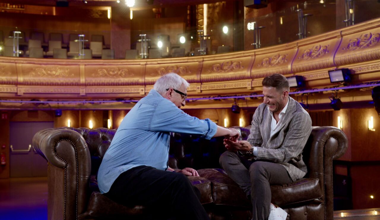 Leo Harlem revela una man&iacute;a antes de actuar:&rdquo; Siempre meto un billete en el pantal&oacute;n&rdquo;