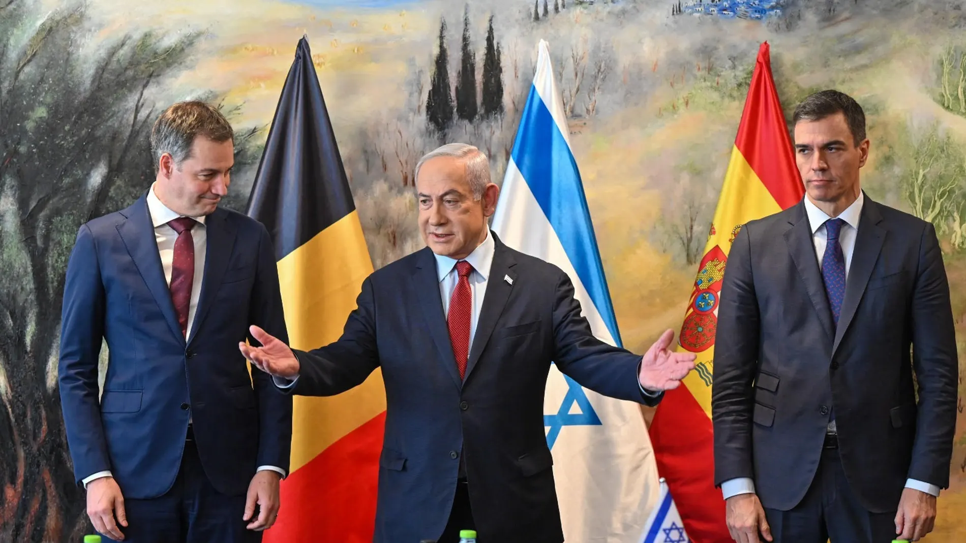 Alexander De Croo, Benjamín Netanyahu y Pedro Sánchez