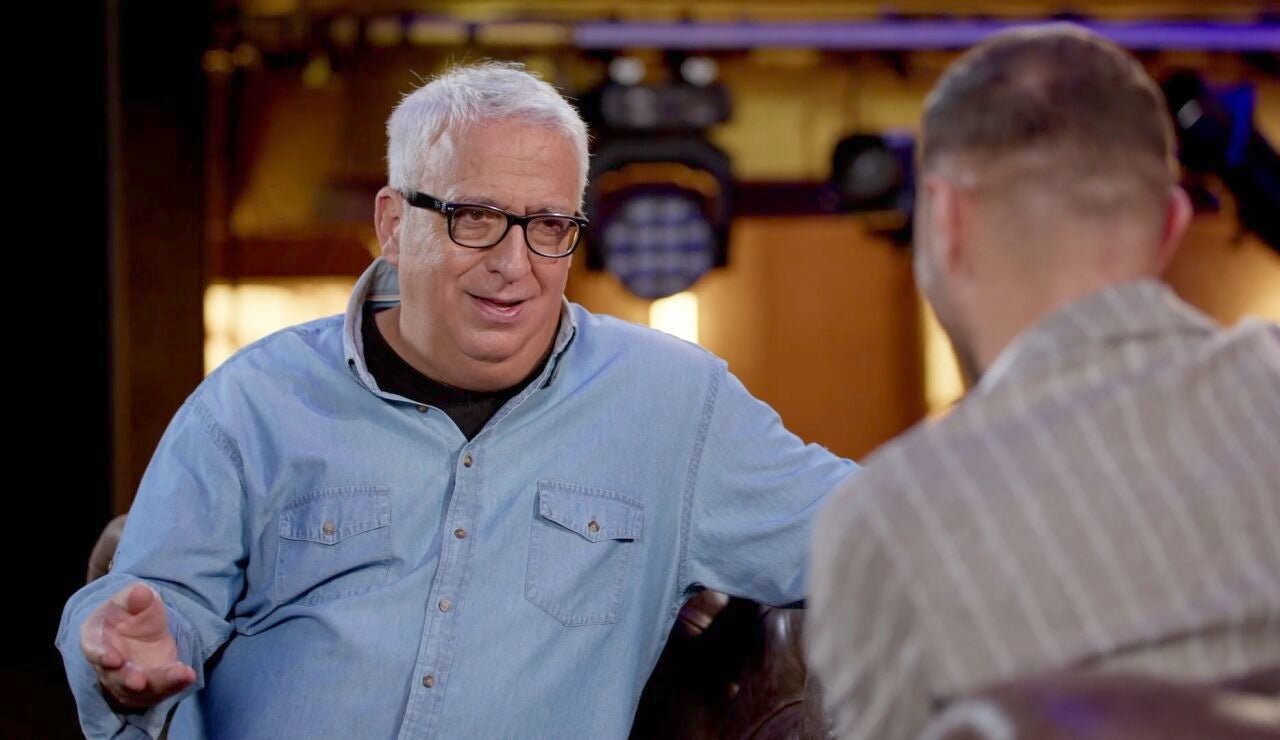 Leo Harlem confiesa el lado m&aacute;s amargo de la fama: &ldquo;Te encuentras con un grupo de mangaos por la noche y te dan la del pulpo&rdquo; 