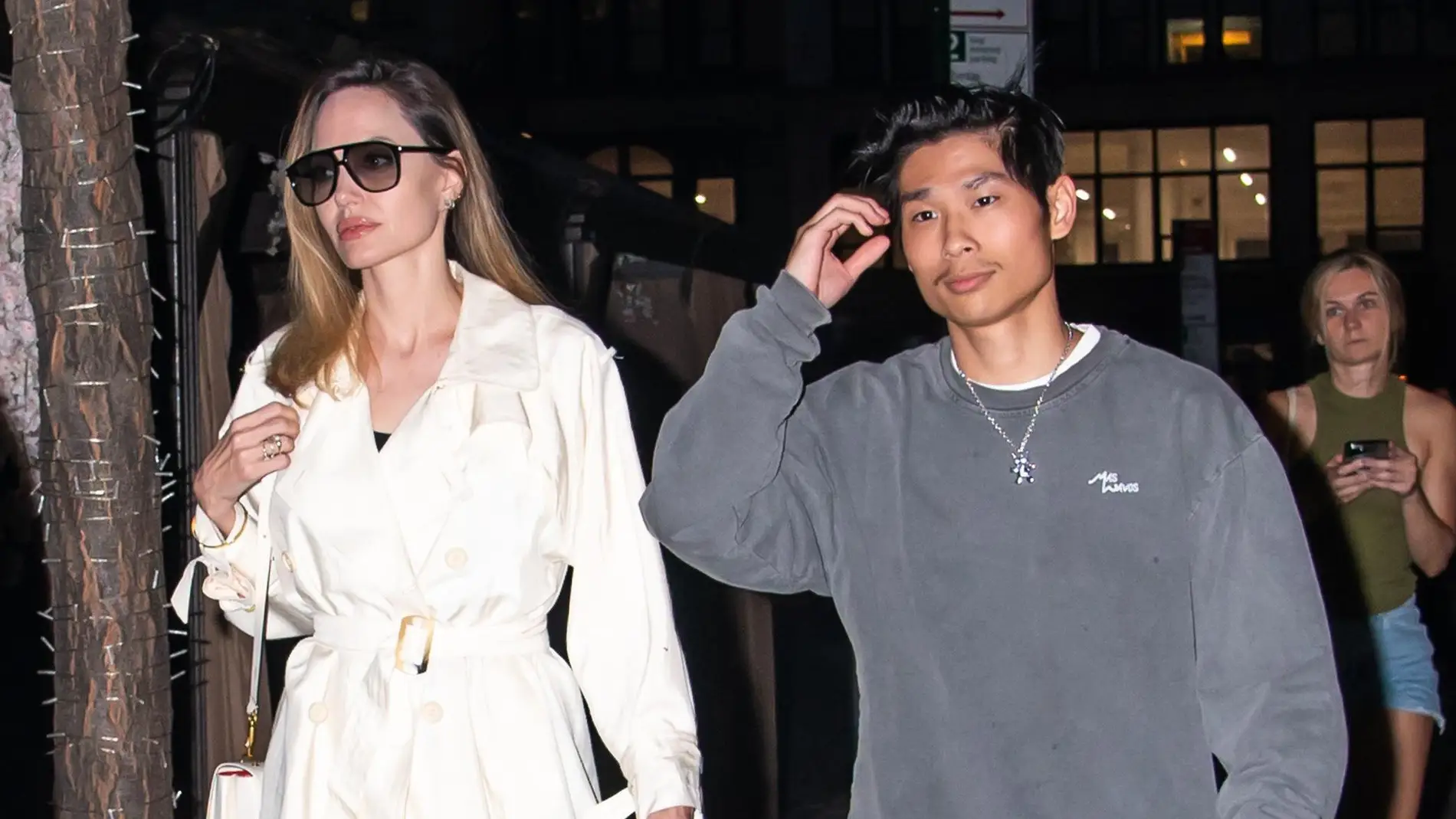 Angelina Jolie y su hijo Pax en Nueva York