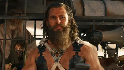 Chris Hemsworth como Dementus en Furiosa: de la saga Mad Max Chris Hemsworth como Dementus en Furiosa: de la saga Mad Max