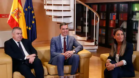 magen de archivo del presidente del Gobierno, Pedro Sánchez (c) con Míriam Nogueras y Santos Cerdán (i) magen de archivo del presidente del Gobierno, Pedro Sánchez (c) con Míriam Nogueras y Santos Cerdán (i)