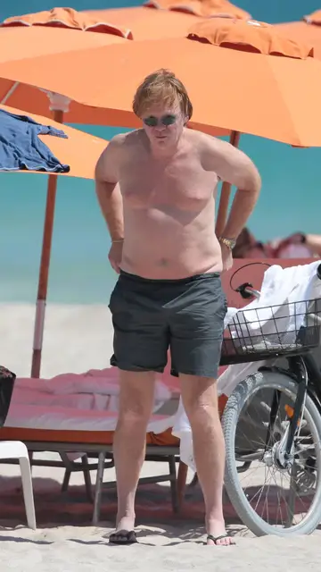 El actor de CSI: Miami, David Caruso, en la playa El actor de CSI: Miami, David Caruso, en la playa