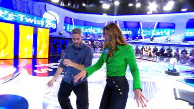 La clase de baile de Mariló Montero a Roberto Leal: ¡así se mueve con un twist!