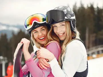Chicas preparadas para un día de nieve Chicas preparadas para un día de nieve